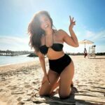 Shama Sikandar is looking fierce in black bikini, you will be sweating after seeing bold photos