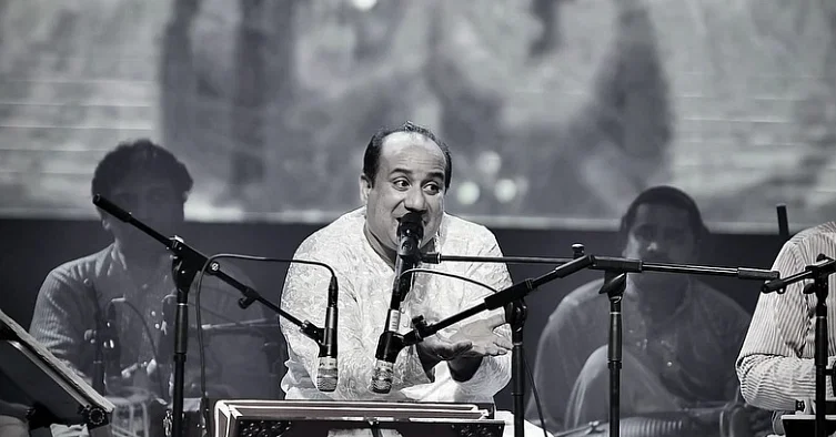 Reports of Rahat Fateh Ali Khan's arrest in Dubai are false ?